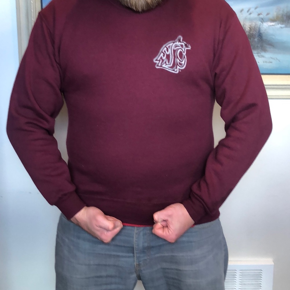 COUGAR ALERT! Washington State U sweatshirt